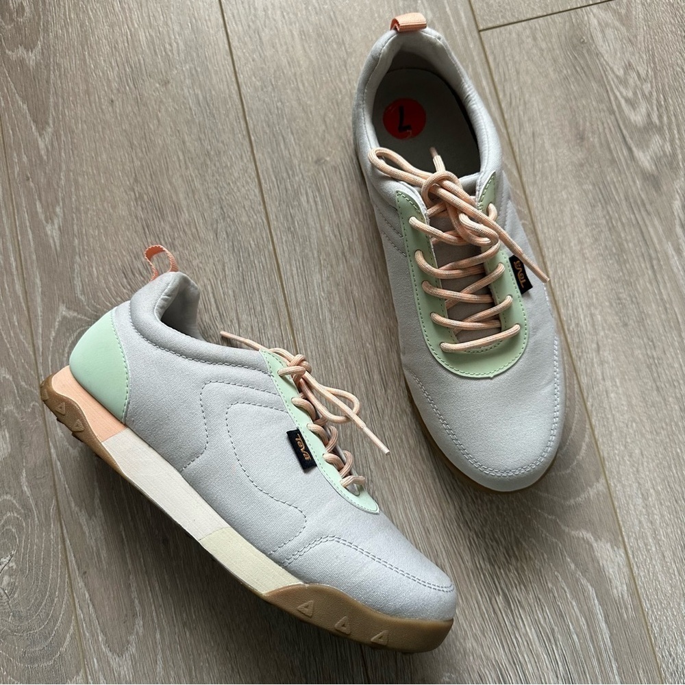 Teva Shoes Women’s Wyldland Sneaker Retro Gray Pastel Green 7